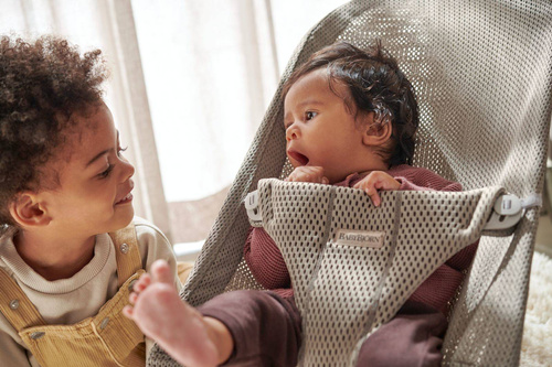 BABYBJÖRN - BLISS MESH bouncer, grey beige + Soft Friends toy