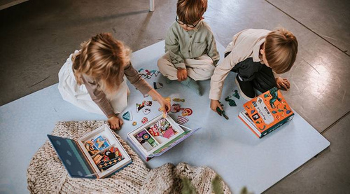 Janod - Magnetic puzzle. Costumes Girl Magnetibook collection 2018