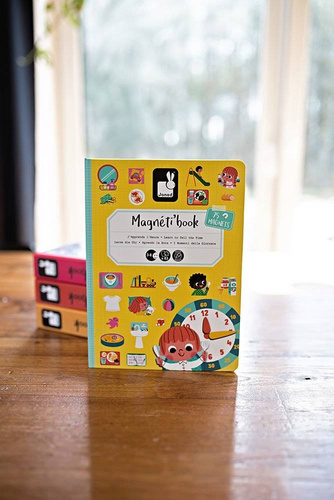 Janod - Magnetic puzzle I'm learning a watch Magnetibook collection 2018